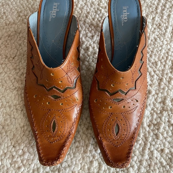 Boho Heeled Leather Slides for Unique Soles - Picture 2 of 5